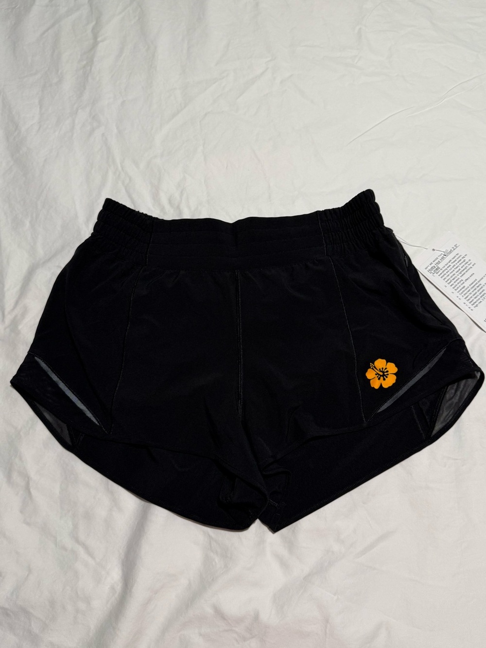 NWT lululemon HAWAII Shorty Short 2.5” Black Size 10 Hibiscus Flower